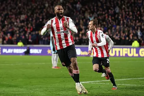 قفز 6 مراكز.. برينتفورد يهزم بيرنلي في الدوري الإنجليزي